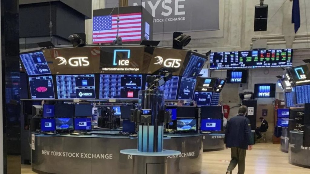 Wall Street: Κέρδη για τρίτη συνεχόμενη μέρα εν μέσω ενδιάμεσων εκλογών