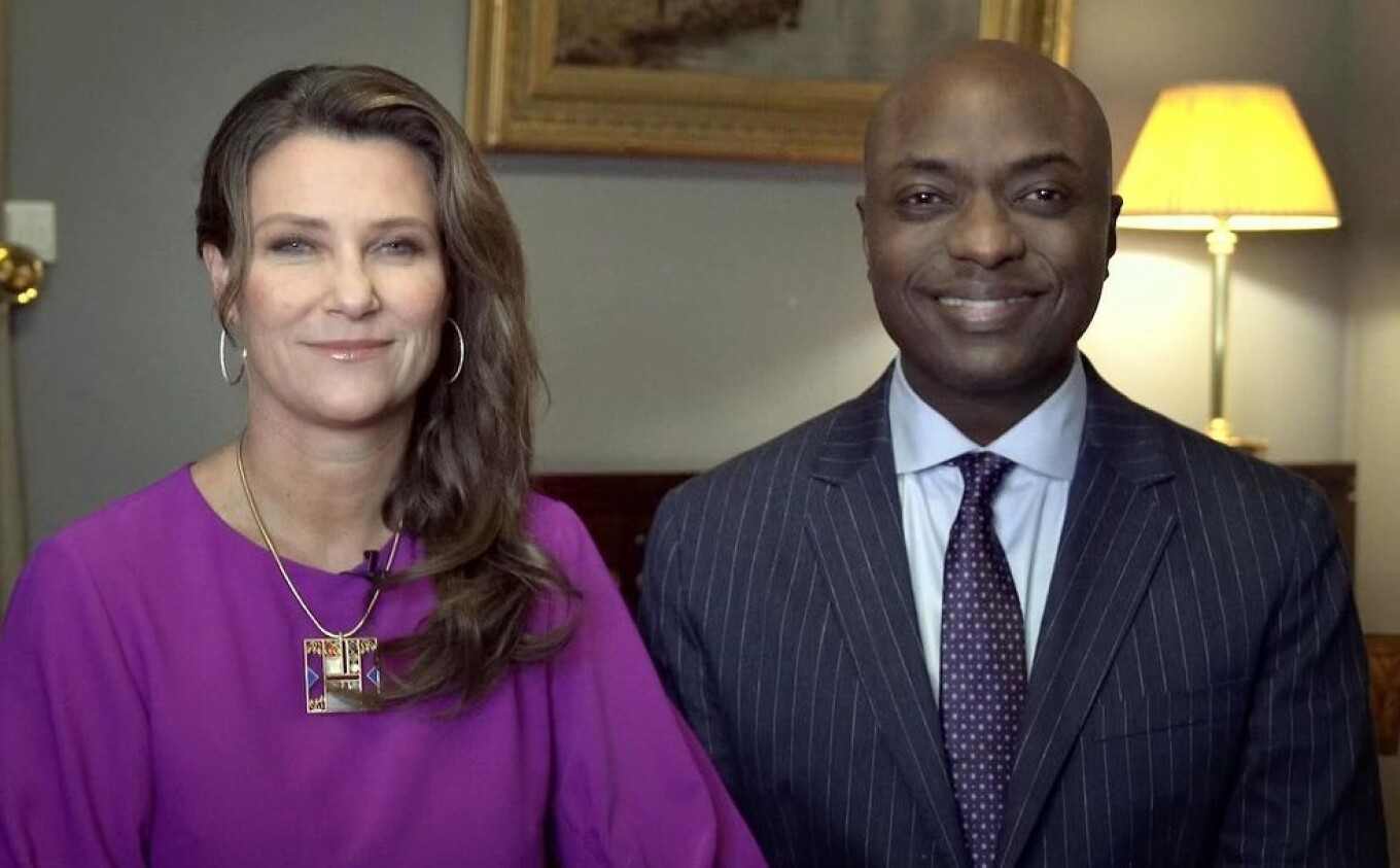 Η πριγκίπισσα της Νορβηγίας παραιτήθηκε για να συνεργαστεί με τον «σαμάνο» αρραβωνιαστικό της