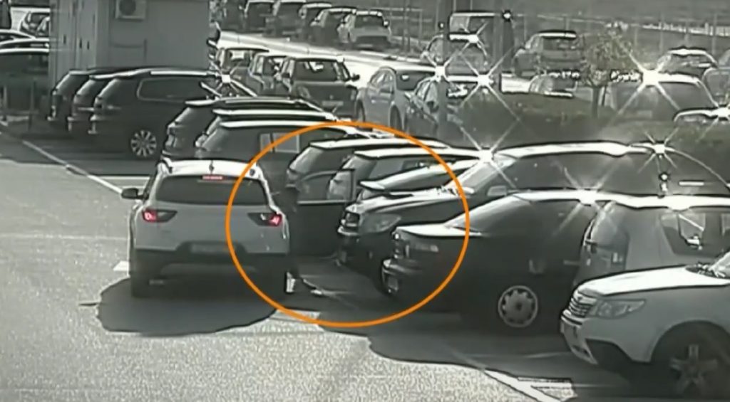 Έτσι κλέβουν καταλύτες από σταθμευμένα ΙΧ στα πάρκινγκ του «Ελ. Βενιζέλος» (βίντεο)