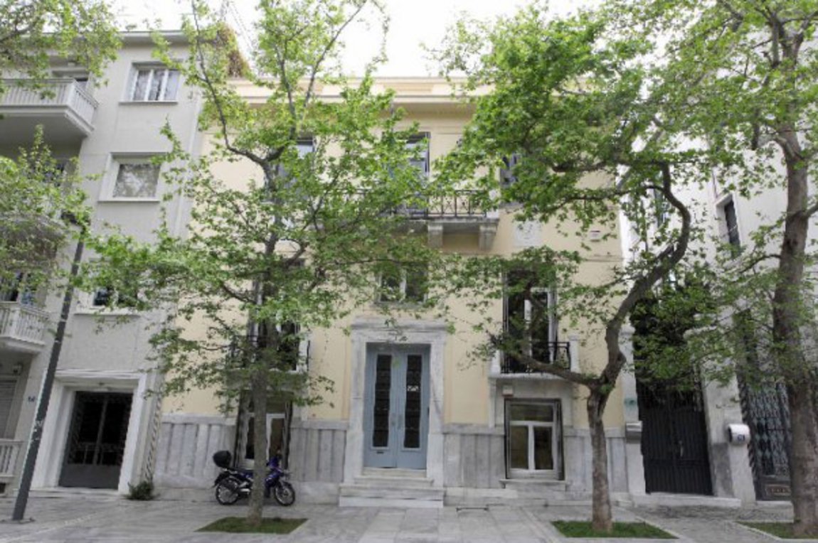 Άγνωστοι λεηλάτησαν το σπίτι του Άκη Τσοχατζόπουλου στη Διονυσίου Αρεοπαγίτου (φώτο)