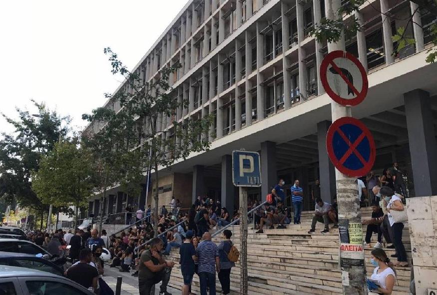 Δίωξη σε βαθμό πλημμελήματος στους οκτώ συλληφθέντες για τα χθεσινά επεισόδια στη Θεσσαλονίκη