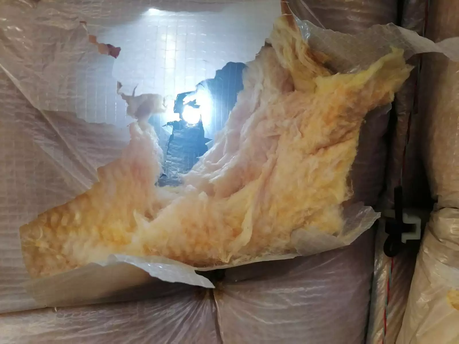 Λίβανος: Σφαίρα καρφώθηκε σε αεροπλάνο την ώρα της προσγείωσης (φωτο)