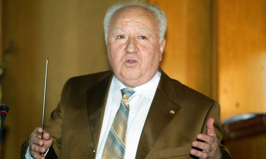 Ο Άκης Τσελέντης αποχαιρετά τον Βασίλη Παπαζάχο: «Η Ελλάδα έχασε ένα σπάνιο τέκνο της» (φωτό)