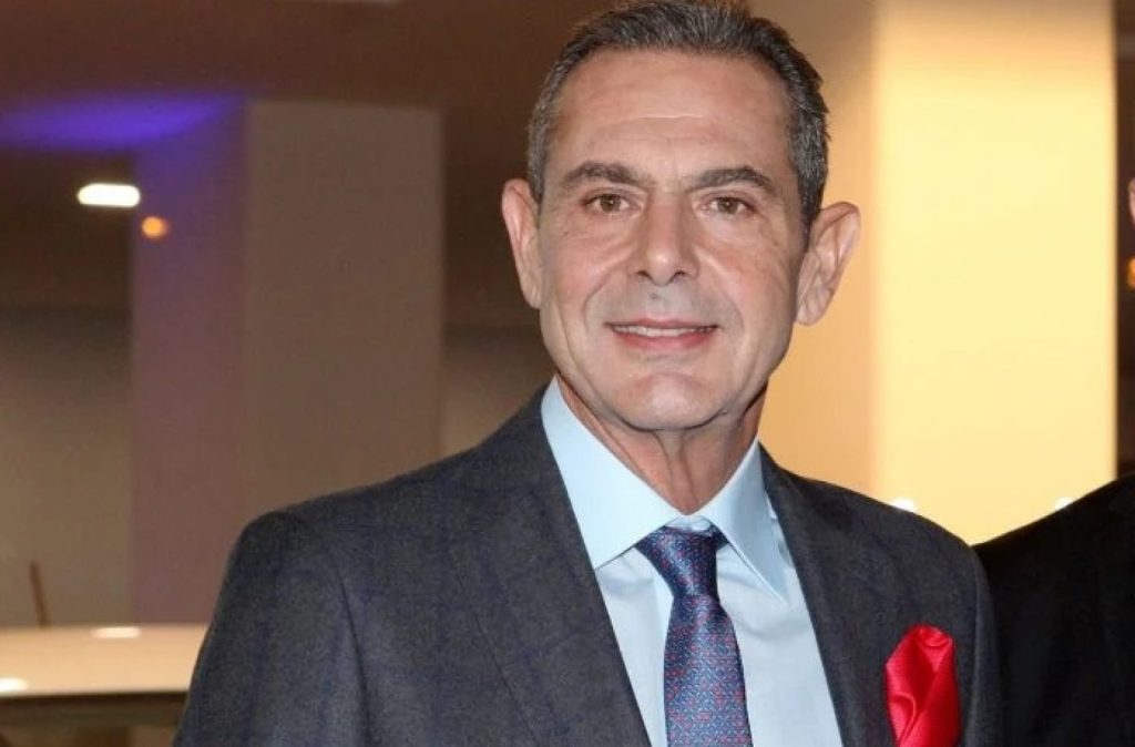 Ο Π.Καμμένος ανέβασε φωτογραφία από το νοσοκομείο – Θα είναι 6 μήνες σε καροτσάκι