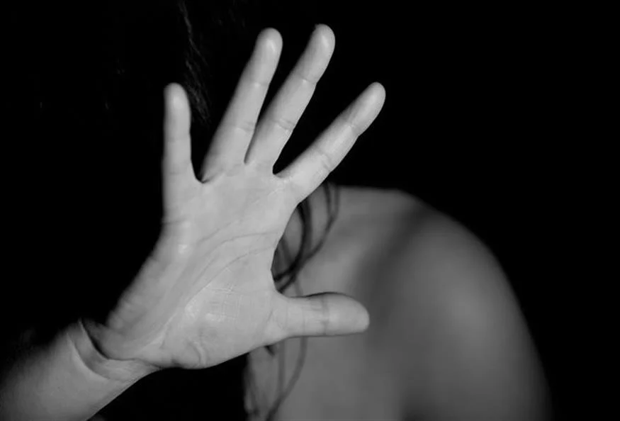 Πύργος: Ανατριχιαστικές περιγραφές από την 28χρονη – «Με βίαζαν σε πολλά σπίτια και με δεμένα μάτια»
