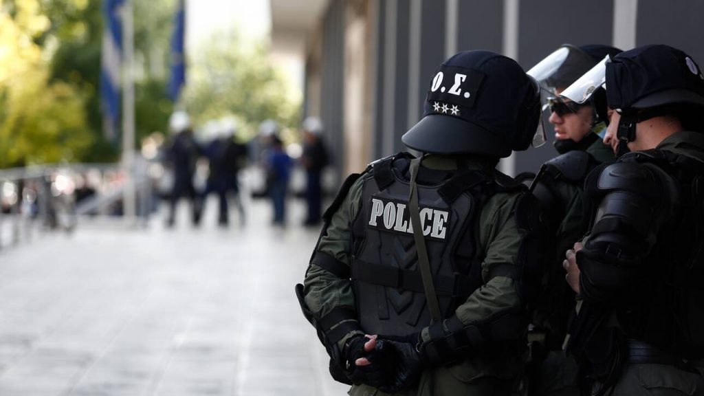 Λήξη συναγερμού στον τηλεοπτικό σταθμό Open: Φάρσα το τηλεφώνημα για βόμβα (upd)