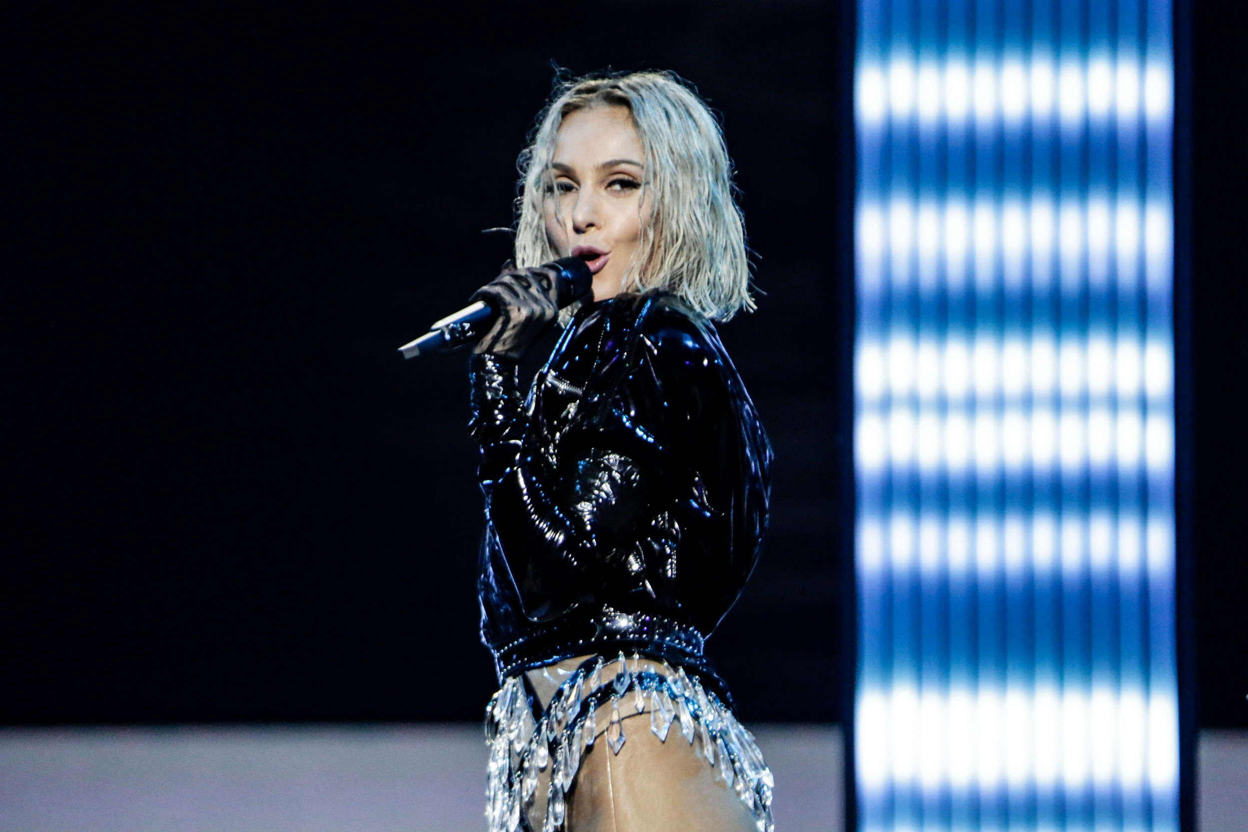 Δεν τις ξεχωρίζεις – Η κόρη της Τάμτα έγινε 27 ετών και είναι ολόιδιες (φωτο)