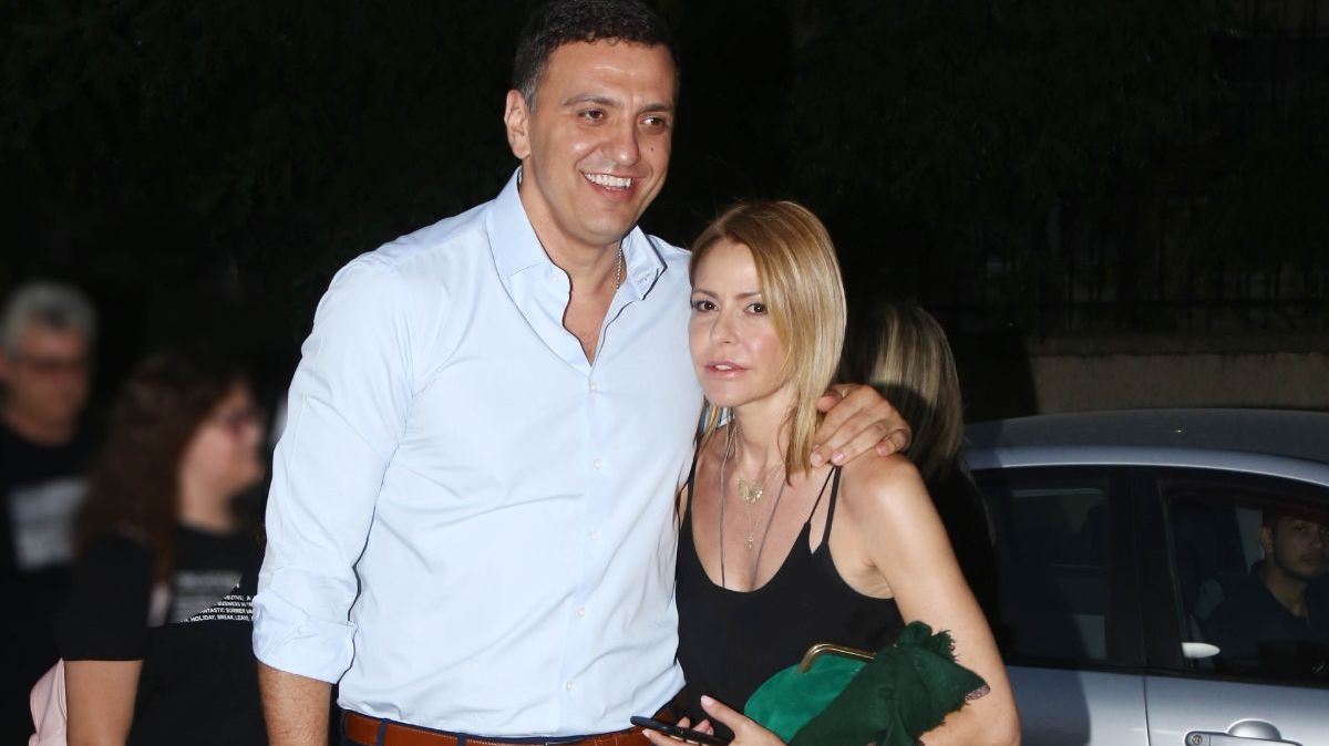 Η Τζένη Μπαλατσινού «έβαλε» την κόρη της στο γραφείο του Β.Κικίλια