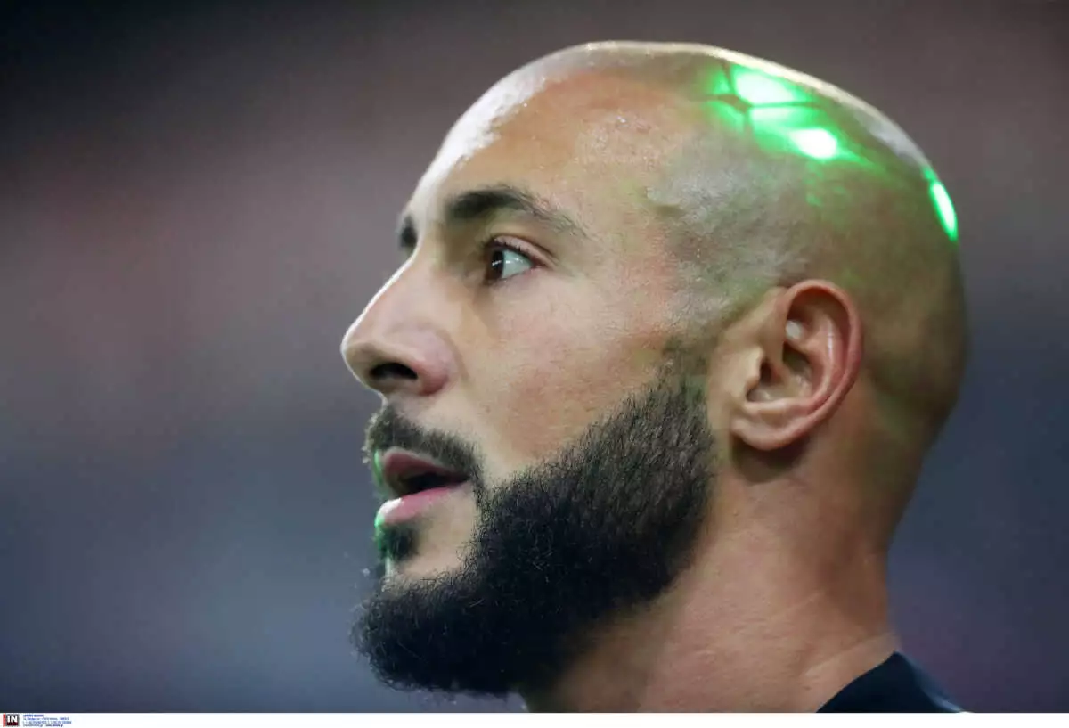 Ολυμπιακός – ΑΕΚ: Η αντίδραση του Νορντίν Άμραμπατ για τα λέιζερ στο πρόσωπο (φωτο)