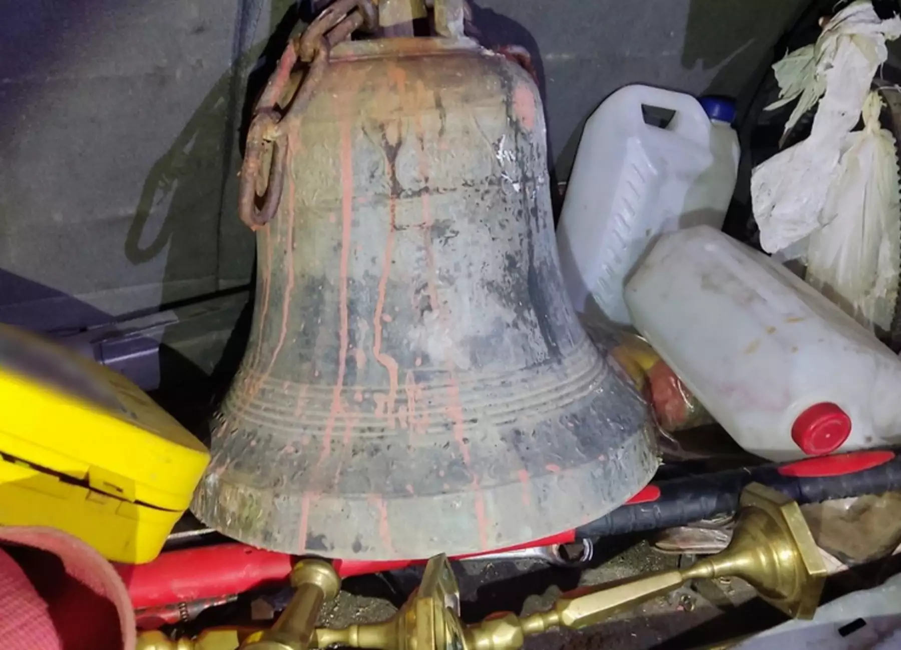 Ημαθία: Έκλεψαν από εκκλησίες μέχρι τις καμπάνες – Η συνολική αξία των κλοπιμαίων ξεπερνά τις 43.000 ευρώ