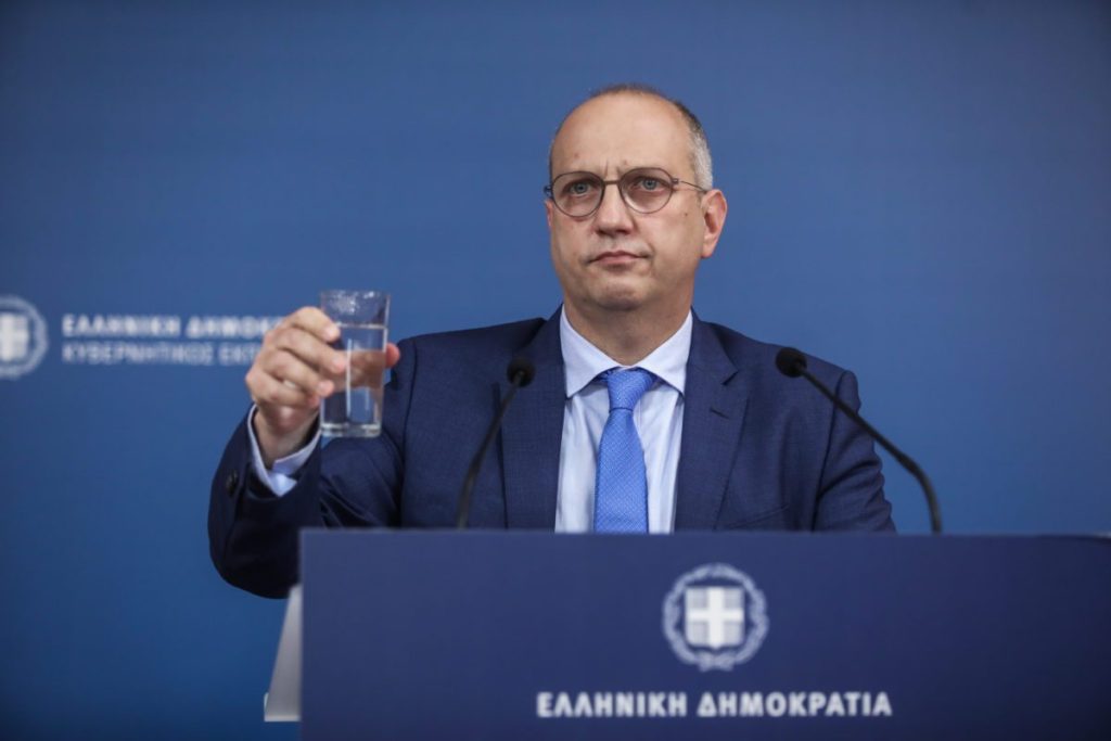 Κυβερνητικός εκπρόσωπος Γ.Οικονόμου: «Δεν ξέρουμε αν η ΕΥΠ παρακολουθεί υπουργούς»!