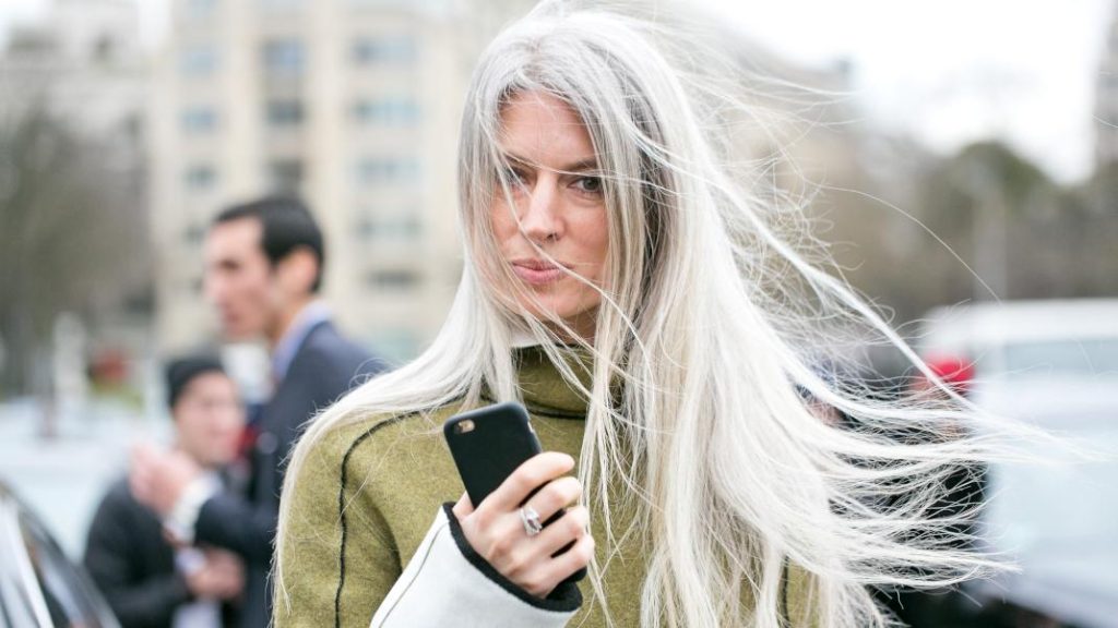 Έτσι θα πετύχεις άμεση και διαρκή ανόρθωση ρίζας στο styling των μαλλιών σου