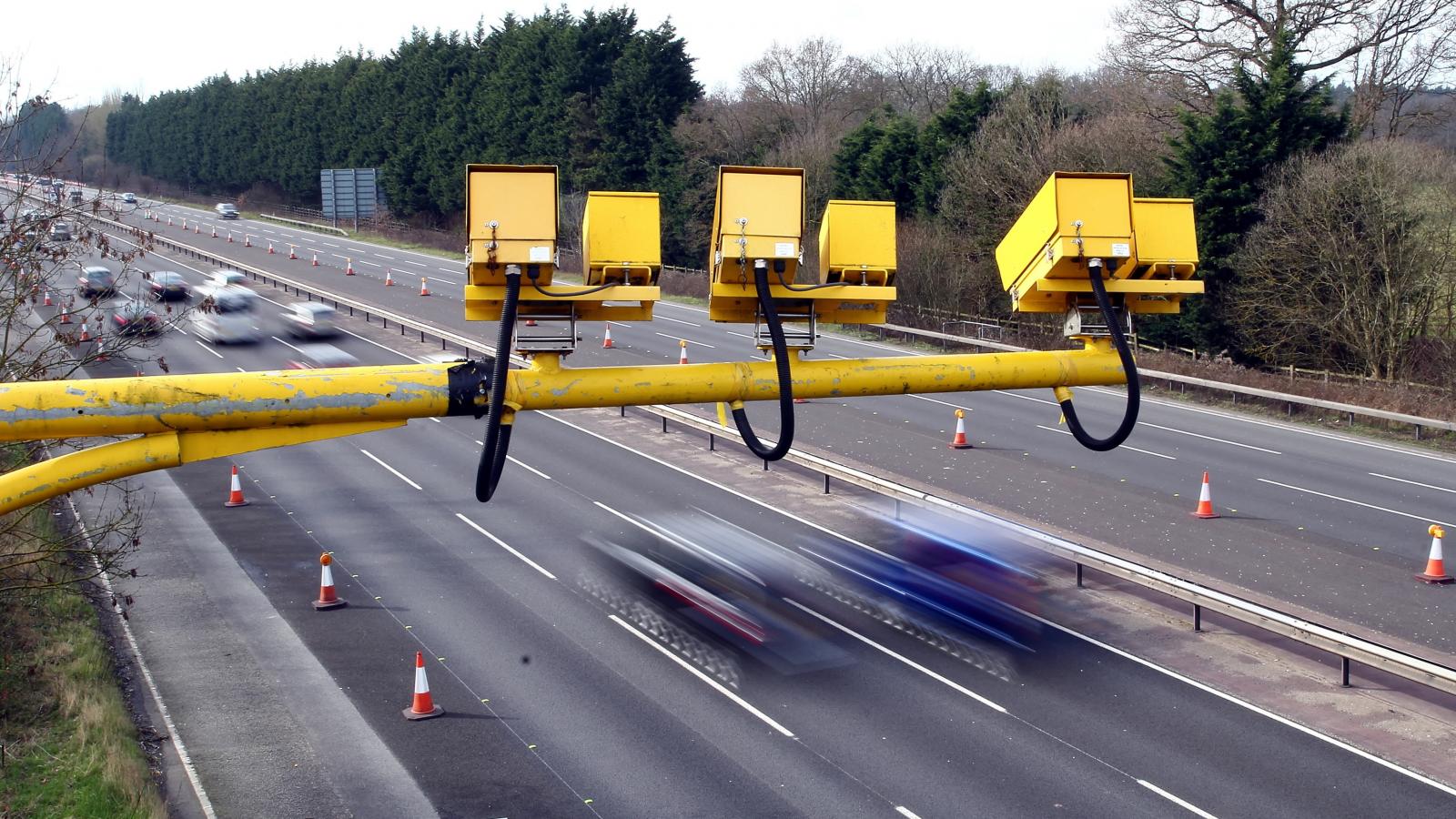 Από αυτές τις κάμερες ταχύτητας δεν μπορείτε να ξεφύγετε – Δείτε πώς λειτουργούν και τι μετρούν