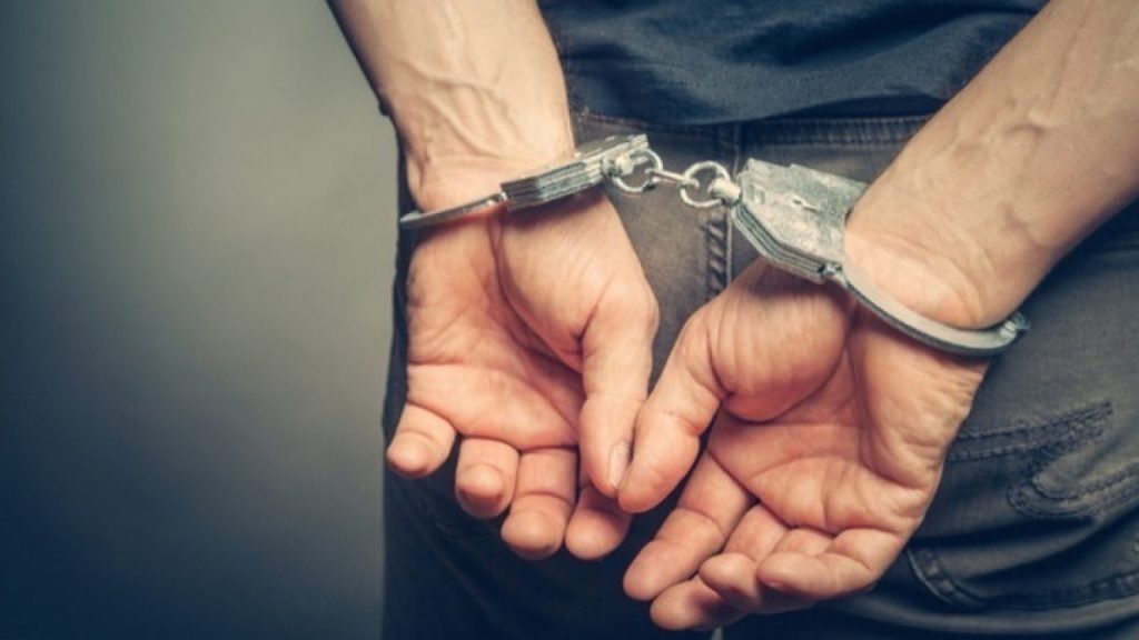 Θεσσαλονίκη: Συνελήφθη 33χρονος που είχε μετατρέψει δωμάτιο του σπιτιού του σε εργαστήριο υδροπονικής κάνναβης