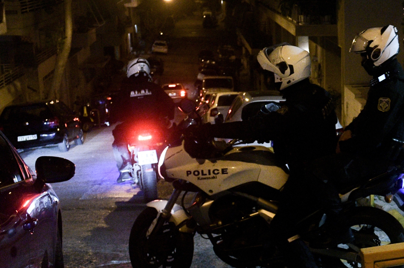 Πάτρα: Επεισόδιο στην πλατεία Ελευθερίας – Εσπασαν αυτοκίνητα μετά από καυγά