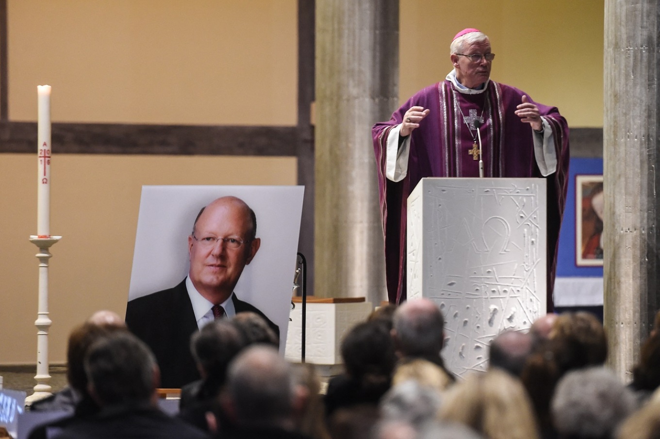 Γαλλία: Πρώην αρχιεπίσκοπος παραδέχεται «ανάρμοστες πράξεις» με θύμα νεαρή