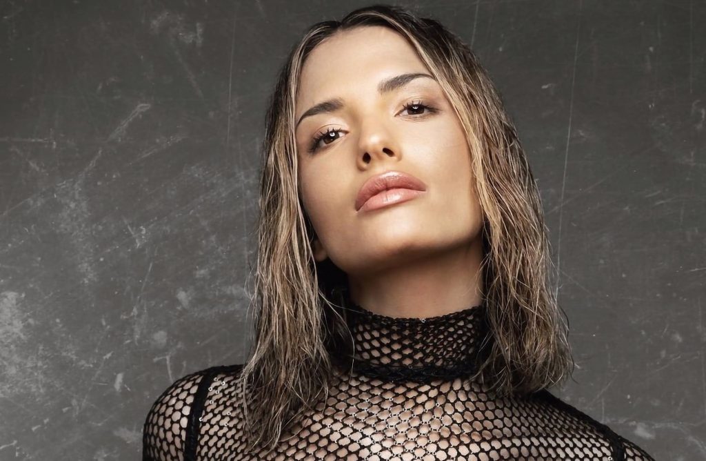 Κατερίνα Λιόλιου: «Ξέχασε» ότι δεν φοράει φούστα – Το σέξι «ατύχημα» που συνέβη μόλις σήκωσε τα πόδια ψηλά (βίντεο)