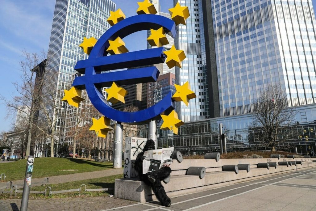 «Καμπανάκι» από ΕΚΤ: Οι κίνδυνοι για τη χρηματοπιστωτική σταθερότητα έχουν αυξηθεί