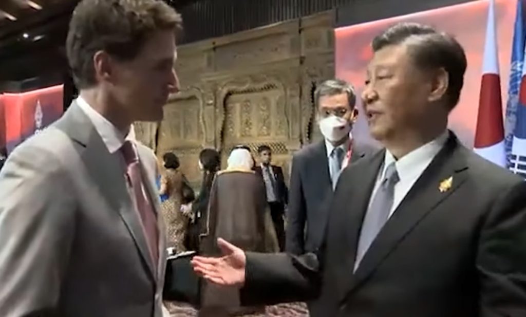 G20: Viral το… χώσιμο του Σ.Τζινπίνγκ στον Τ.Τριντό για τη διαρροή της ιδιωτικής τους συζήτησης (βίντεο)