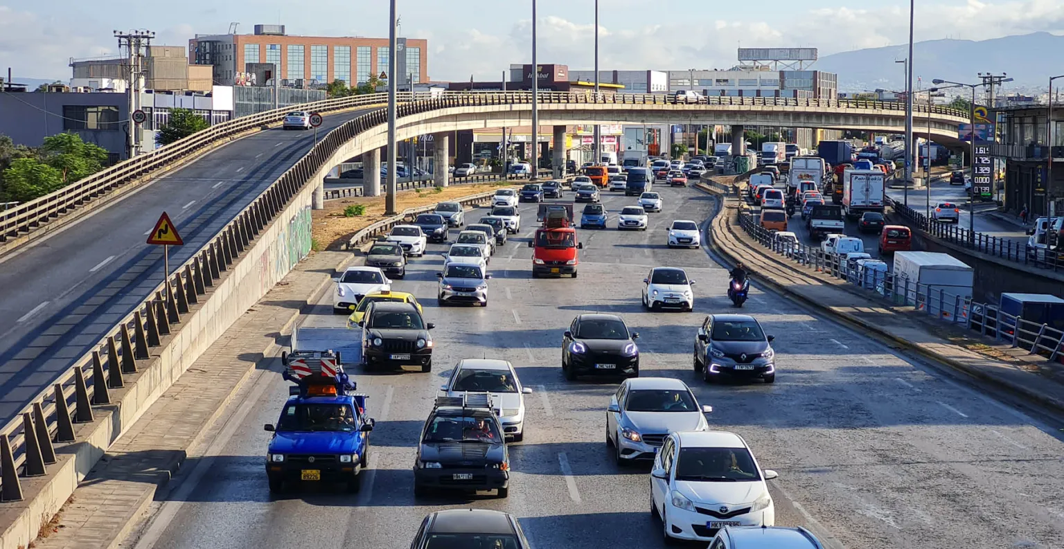 Κηφισός: Κυκλοφοριακό κομφούζιο λόγω τροχαίου – Καθυστερήσεις και στα δύο ρεύματα (χάρτες)