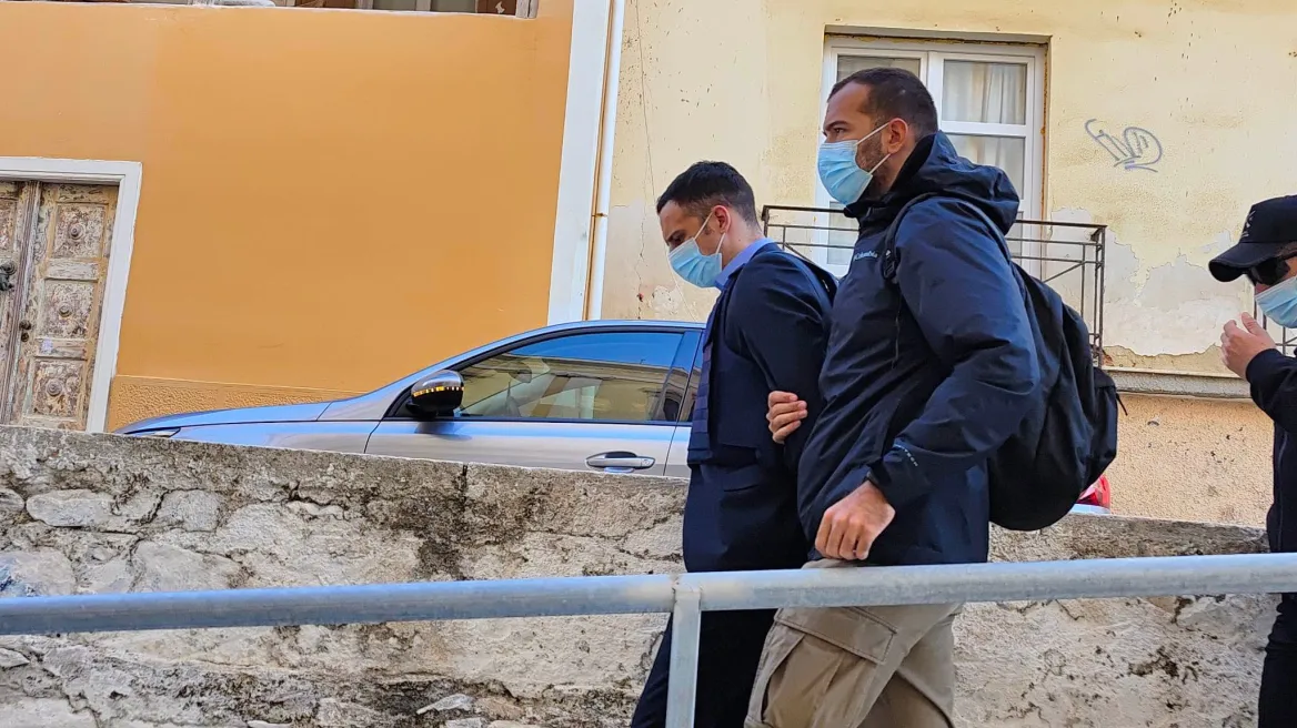 Δολοφονία Γαρυφαλλιάς: Υπό δρακόντεια μέτρα ασφαλείας ο δράστης στο δικαστήριο