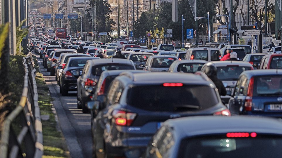 Αυξημένη η κίνηση στους δρόμους της Αττικής – Δείτε ποιους να αποφύγετε (χάρτης)