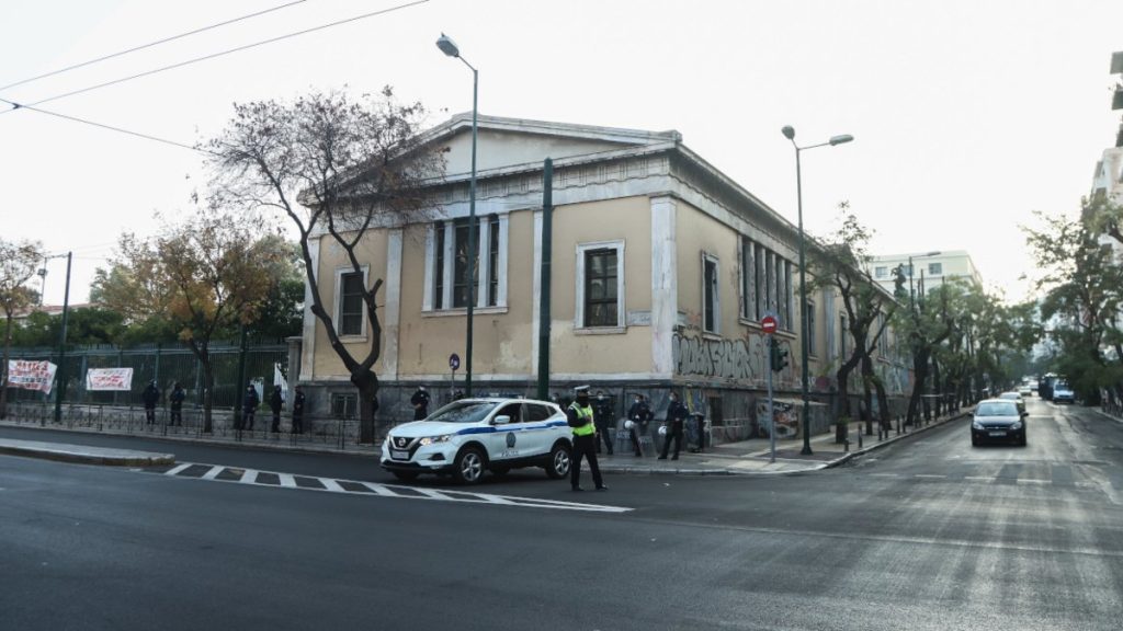 Ταραχές στο κέντρο Αθήνας και Θεσσαλονίκης στις πορείες για το Πολυτεχνείο