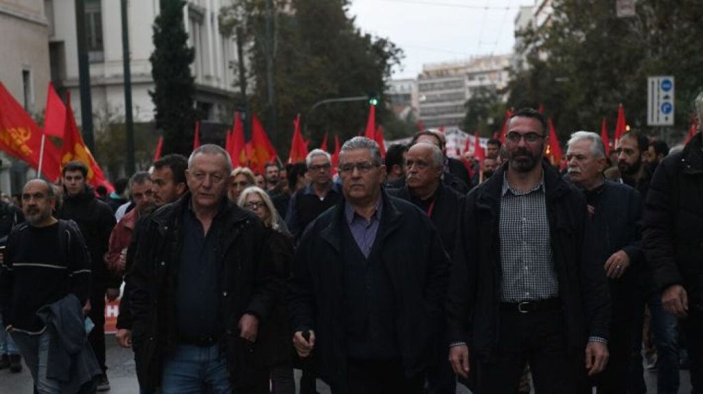 Στην πορεία του ΚΚΕ για την εξέγερση του Πολυτεχνείου ο Δημήτρης Κουτσούμπας (βίντεο)