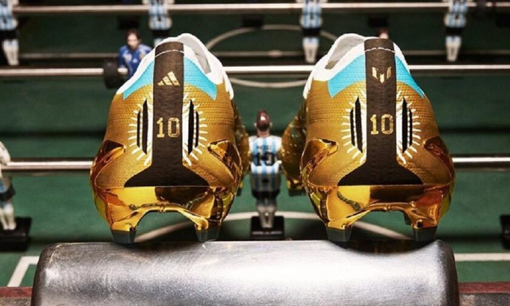 Μουντιάλ: «Μίδας» ο Λιονέλ Μέσι στο Κατάρ – Παρουσιάστηκαν τα χρυσά του παπούτσια (φωτό)