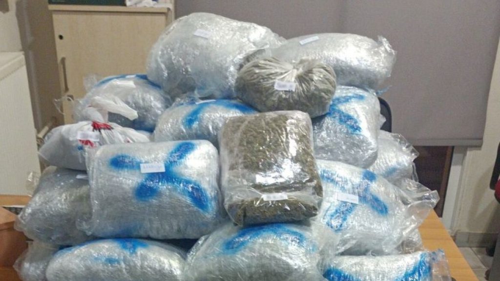 Θεσσαλονίκη: Στα «χέρια» της ΕΛ.ΑΣ. συμμορία με 44 κιλά κάνναβης και κοκαΐνη