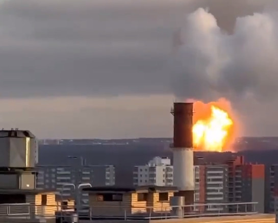Ρωσία: Μεγάλη έκρηξη και φωτιά έξω από την Αγία Πετρούπολη (βίντεο)