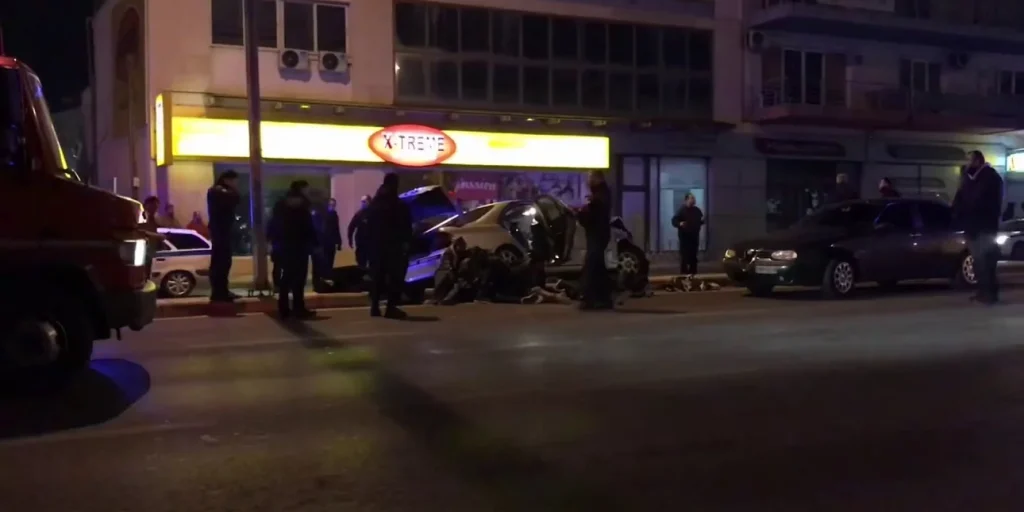 Σοβαρό τροχαίο στη Θεσσαλονίκη με 3 τραυματίες – Η πυροσβεστική απεγκλώβισε τον έναν οδηγό