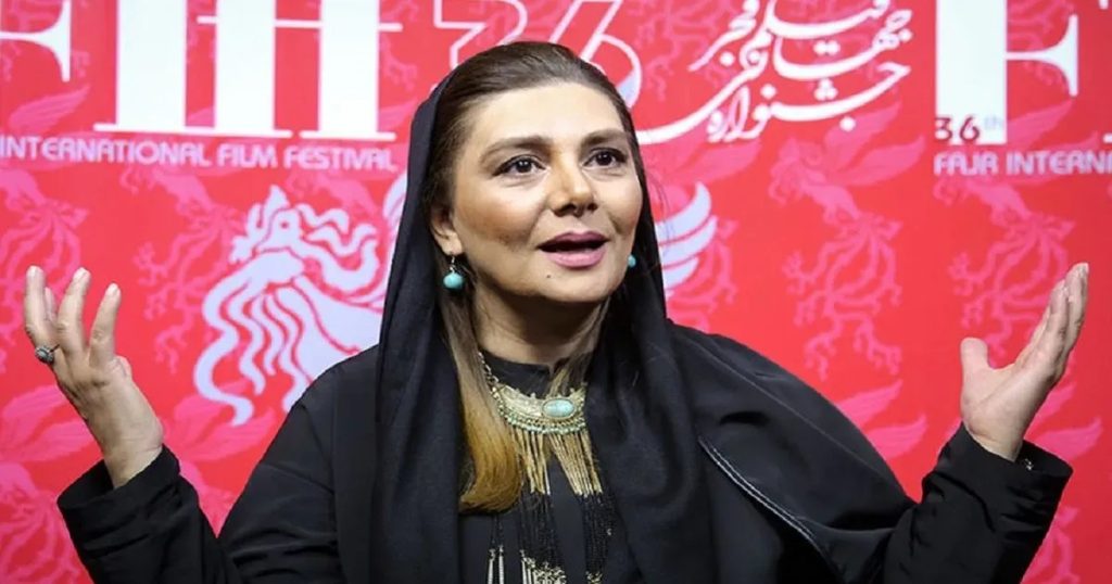 Ιράν: Συνελήφθη η ηθοποιός Χενγκαμέχ Γαζιάνι γιατί αφαίρεσε δημόσια την μαντίλα της
