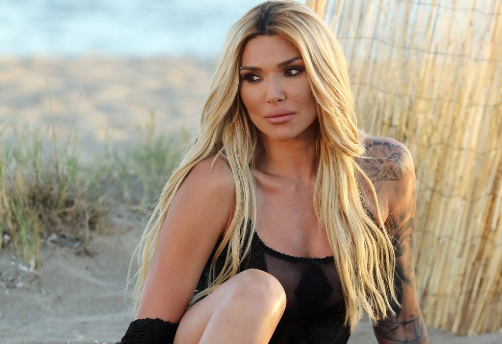 «Αναστατώνει» κόσμο η Αγγελική Ηλιάδη: Λικνίζεται και «ρίχνει» το Instagram με τον «καυτό» χορό της (φωτό)