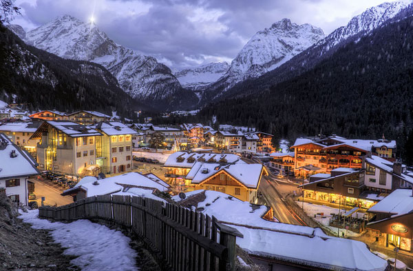 Canazei: Ένα ιταλικό χωριό που μοιάζει να είναι βγαλμένο από «παραμύθι» (φωτο)