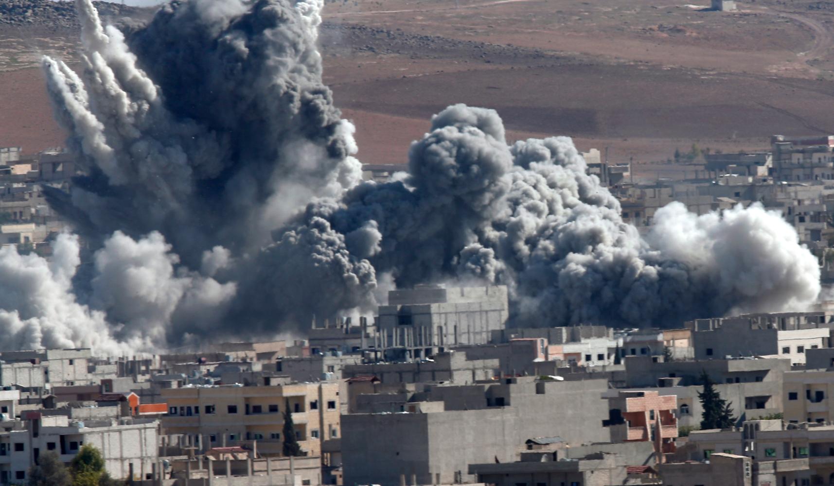 Οι Τούρκοι τελικά… «πήγαν βράδυ» στο Κομπάνι της Συρίας: Σφοδρές αεροπορικές επιδρομές κατά των Κούρδων (βίντεο)