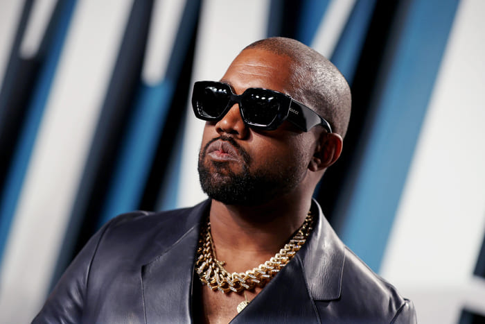 O Kanye West επέστρεψε στο Twiiter με ένα «shalom» – Τι του απάντησε ο Έλον Μασκ