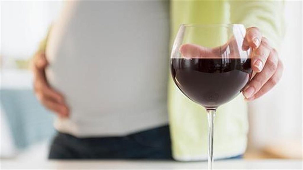 Εμβρυικό αλκοολικό σύνδρομο: Αυτές είναι οι επιπτώσεις της κατανάλωσης αλκοόλ στην εγκυμοσύνη