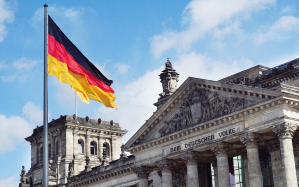 Η Γερμανία βάζει πλαφόν στην τιμή του φυσικού αερίου και του ηλεκτρικού ρεύματος από τον Μάρτιο