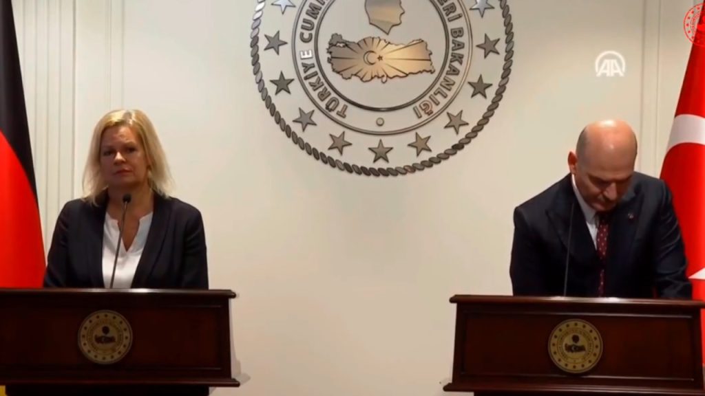 Σ.Σοϊλού: «Επεισόδιο» με την υπ. Εσωτερικών της Γερμανίας για τους βομβαρδισμούς στη Συρία