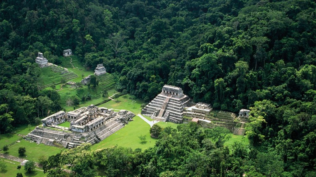 Μεξικό: Εξαγριωμένοι πολίτες παραλίγο να λιντσάρουν τουρίστρια που ανέβηκε παράνομα σε πυραμίδα των Μάγια (βίντεο)