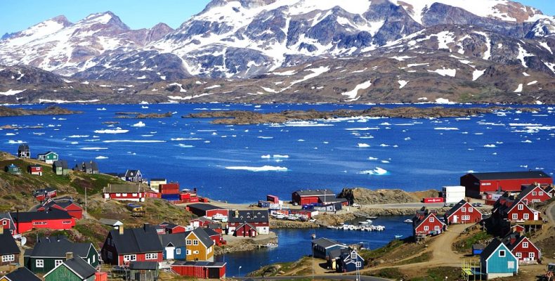 Tasiilaq: Ένα χωριουδάκι γεμάτο χρώμα στη Γροιλανδία (φωτο)
