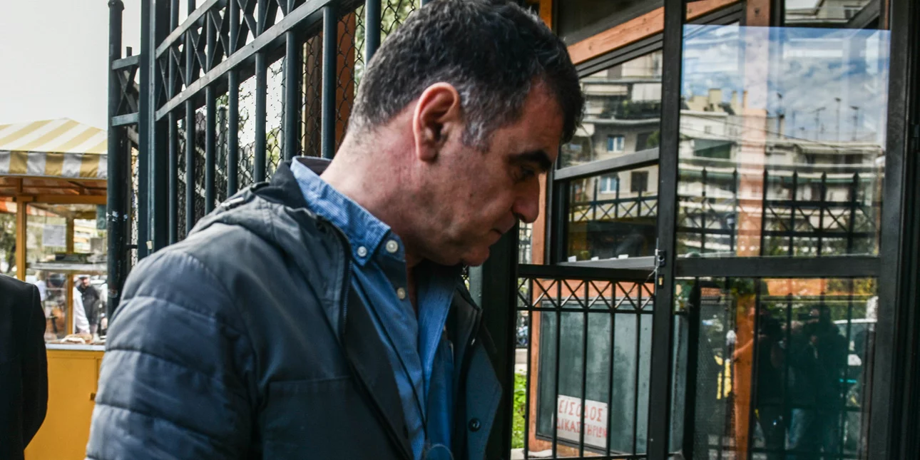 Πολύωρη κατάθεση Βαξεβάνη στον εισαγγελέα: «Πενήντα πρόσωπα της ΕΥΠ είχαν φύγει τον Ιούλιο και τώρα επέστρεψαν»