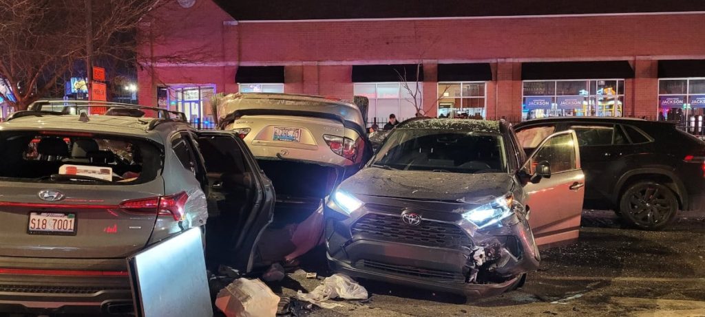 Τρομακτικό τροχαίο στο Σικάγο: 2 νεκροί, 14 τραυματίες σε καραμπόλα από κλεμμένο αυτοκίνητο (φωτό-βίντεο)
