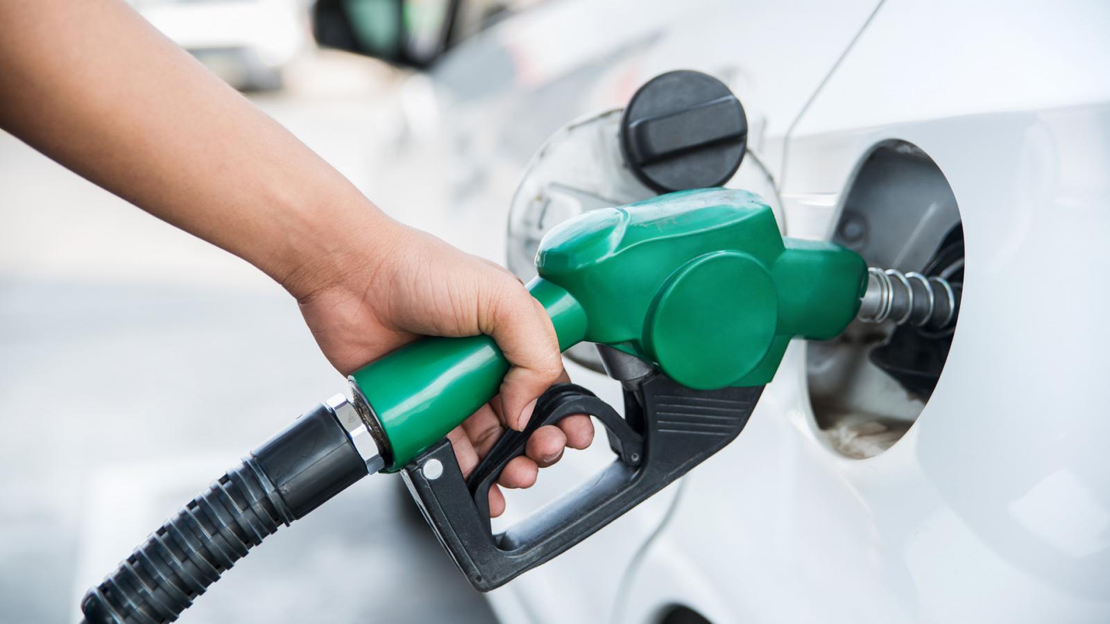 Πώς νοθεύεται η βενζίνη; – Τι πρέπει να κάνετε αν σας εξαπατήσουν στο βενζινάδικο;