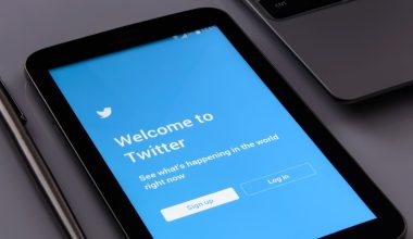 Twitter: Με μπλε, χρυσό και γκρι «τικ» η «επαλήθευση» λογαριασμών – Τι ανακοίνωσε ο Έλον Μάσκ