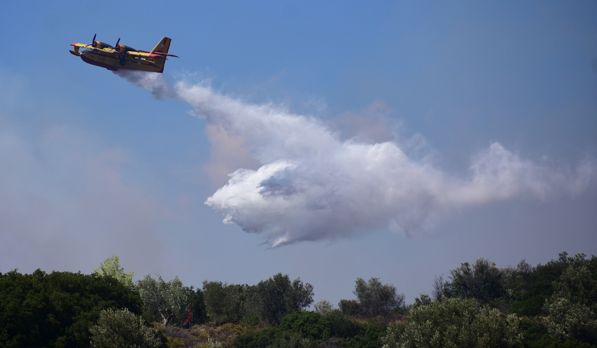 Φωτιά τώρα στην Αίγινα