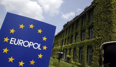 Επιχείρηση της Europol σε 11 χώρες – Συνέλαβαν 44 μέλη ενός από τα πλέον επικίνδυνα εγκληματικά δίκτυα