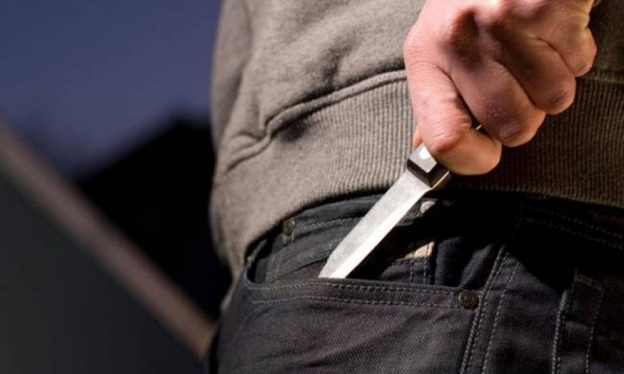 Πάτρα: 15χρονος λήστεψε με μαχαίρι δυο μίνι μάρκετ