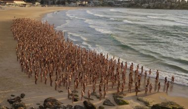 Αυστραλία: Περίπου 2.500 άνθρωποι πόζαραν γυμνοί για τον καρκίνο του δέρματος (φωτο)